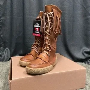 Alfred Cloutier Wakonsun “15 Warm Winter Boots with Knife Sheath - Main Image